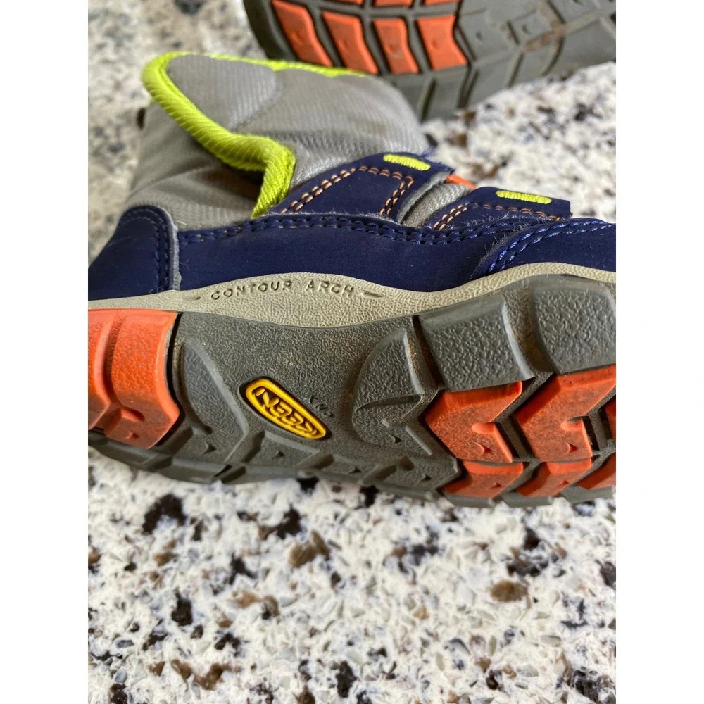 KEEN Winter Boots Kids Size 7 Grey Navy Blue Excellent Snow Hiking Shoes